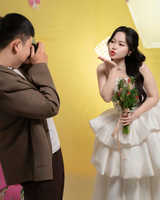 Hoa cưới trái "thơm" - 4