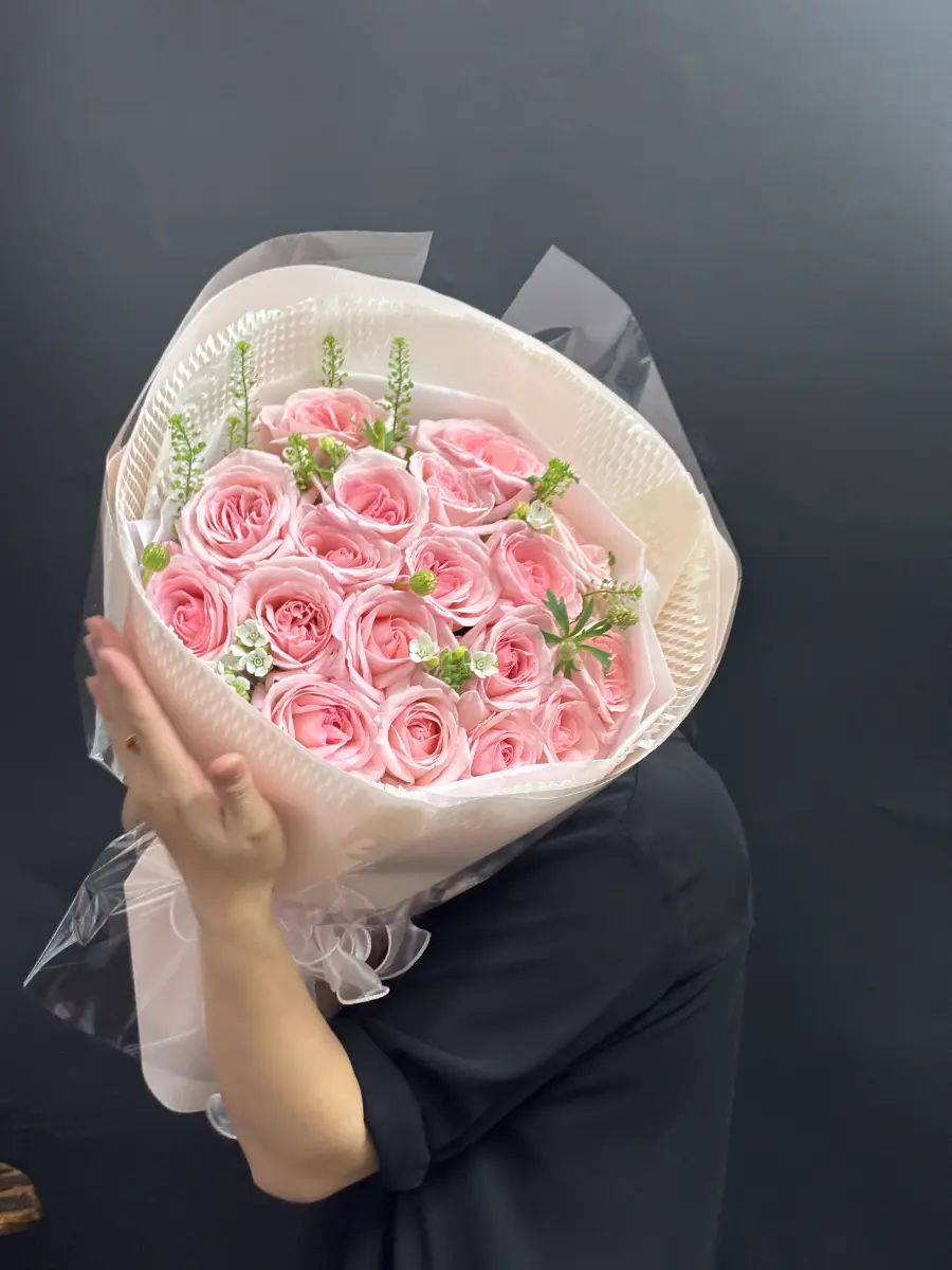 Bó hoa hồng ohara mix sao trắng