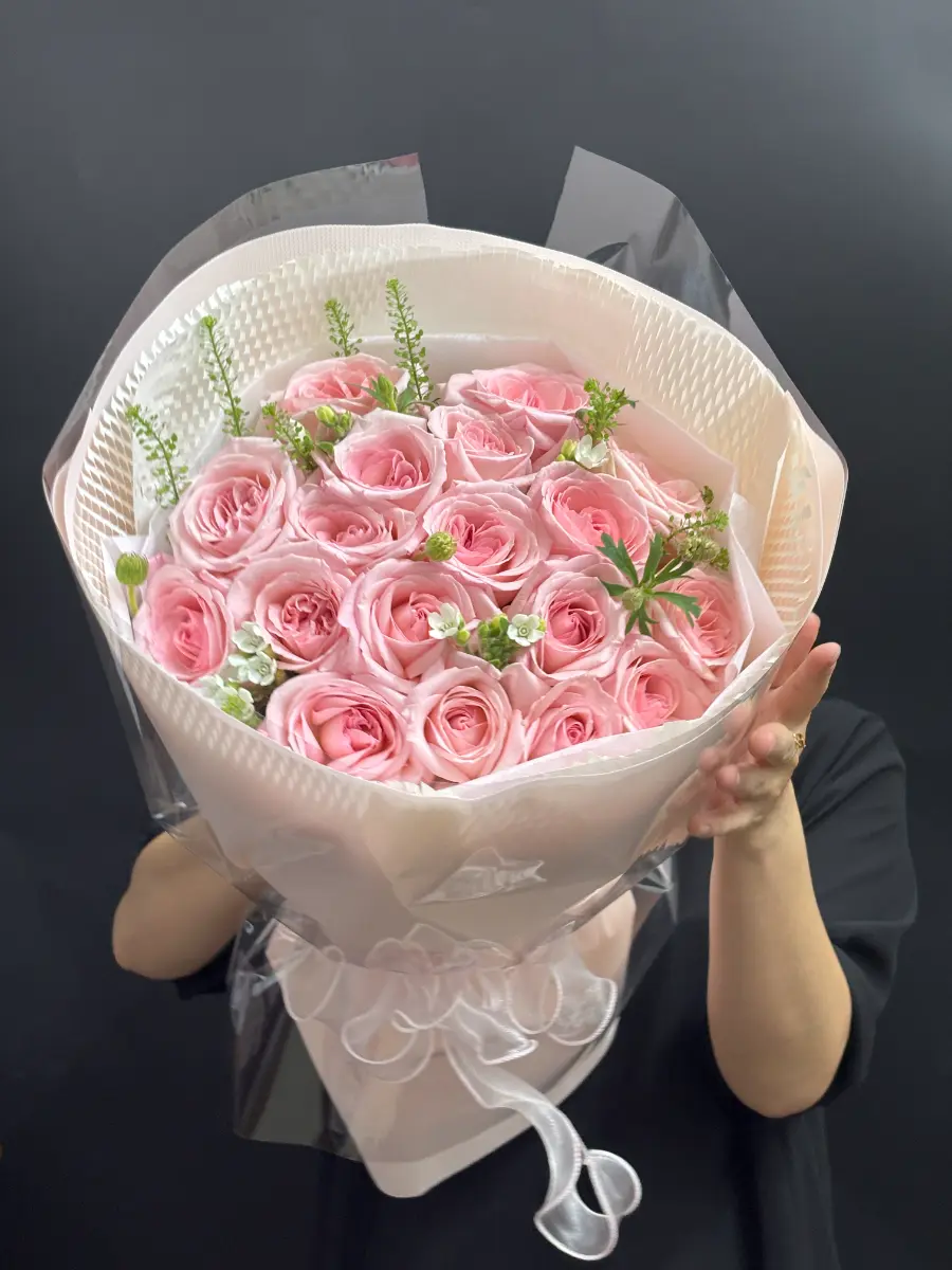 Bó hoa hồng ohara mix sao trắng