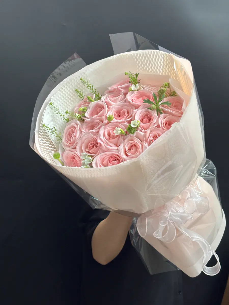 Bó hoa hồng ohara mix sao trắng