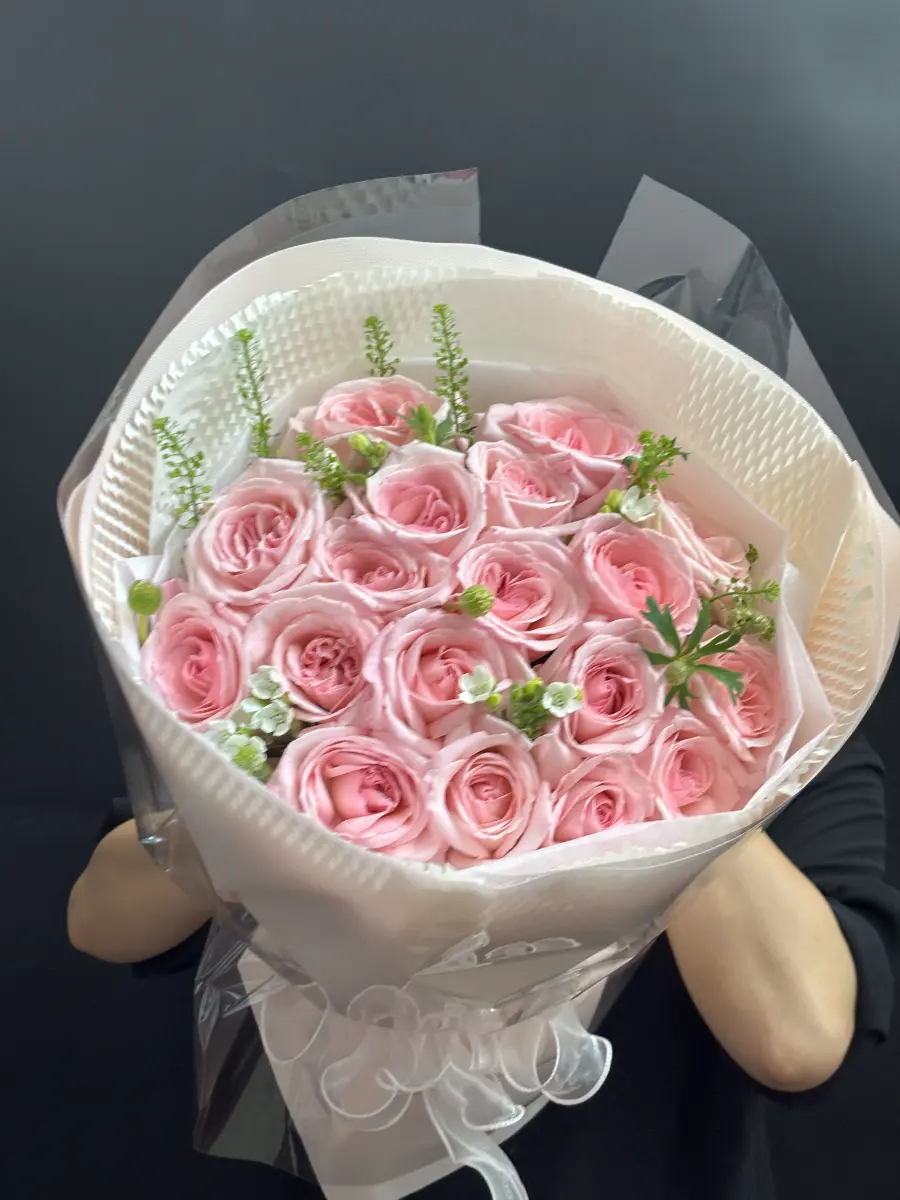 Bó hoa hồng ohara mix sao trắng