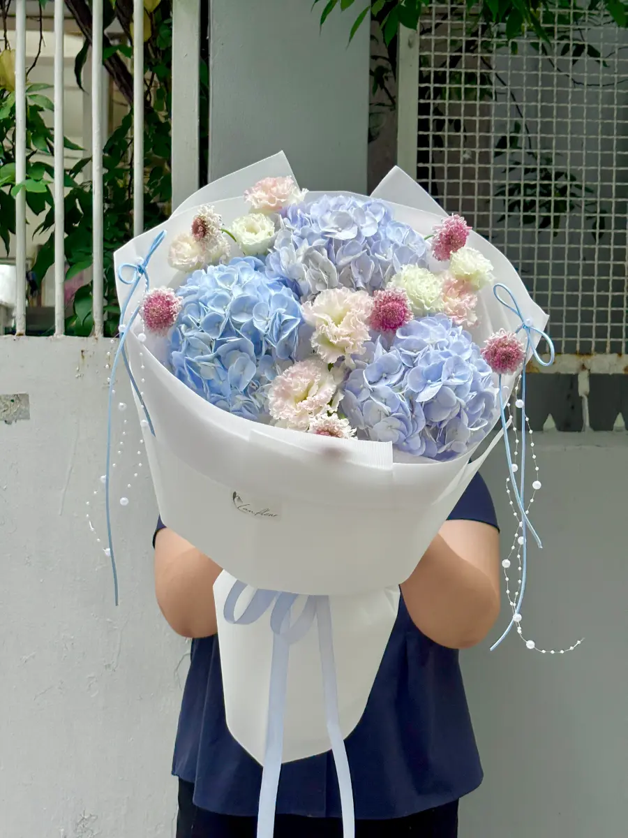 Bó hoa cẩm tú cầu xanh