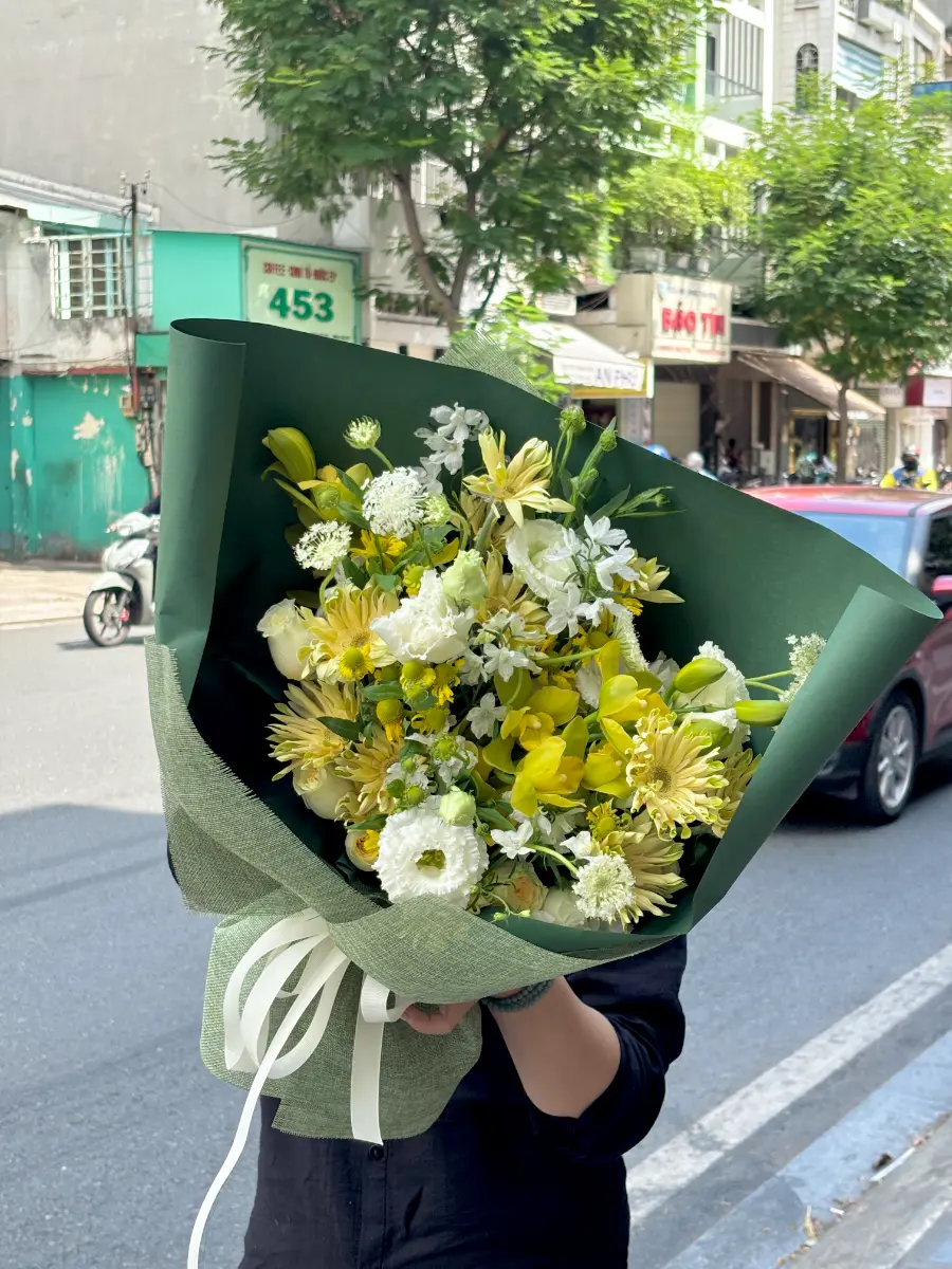 Bó hoa tone vàng xanh