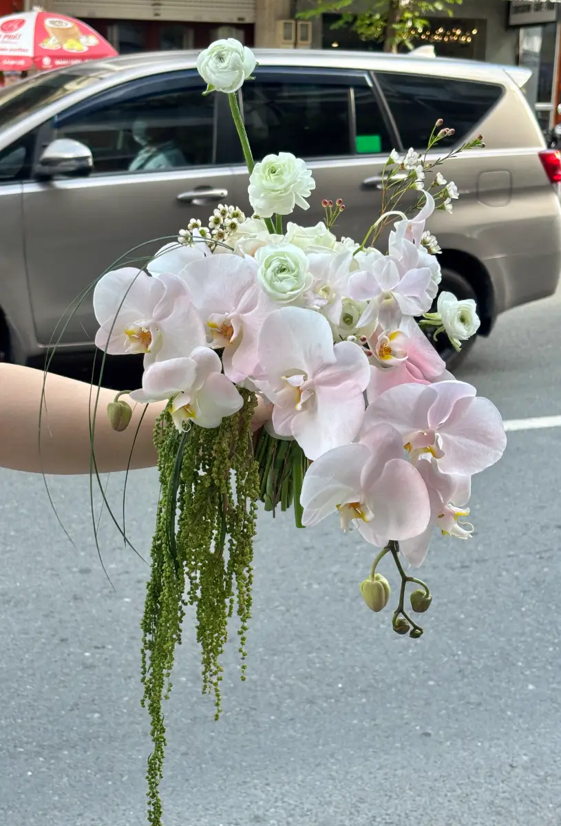 Bó hoa cưới lan hồ điệp hồng phớt