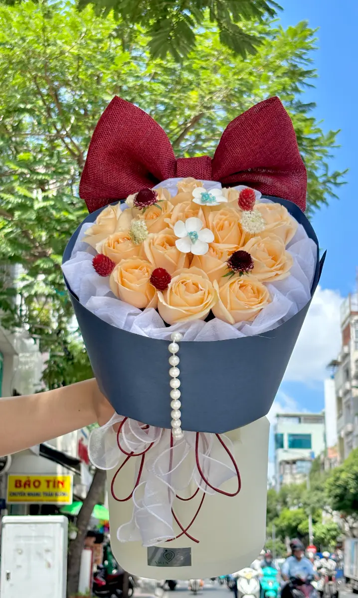 Bó hoa hồng bạch tuyết