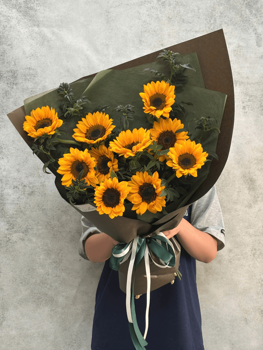 Bó hoa hướng dương mix lá Jasmine