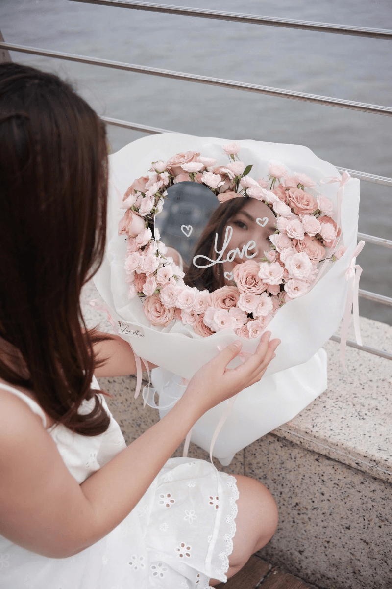 Bó hoa gương Love