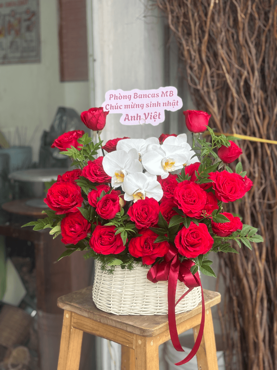 Giỏ hoa khai trương màu đỏ