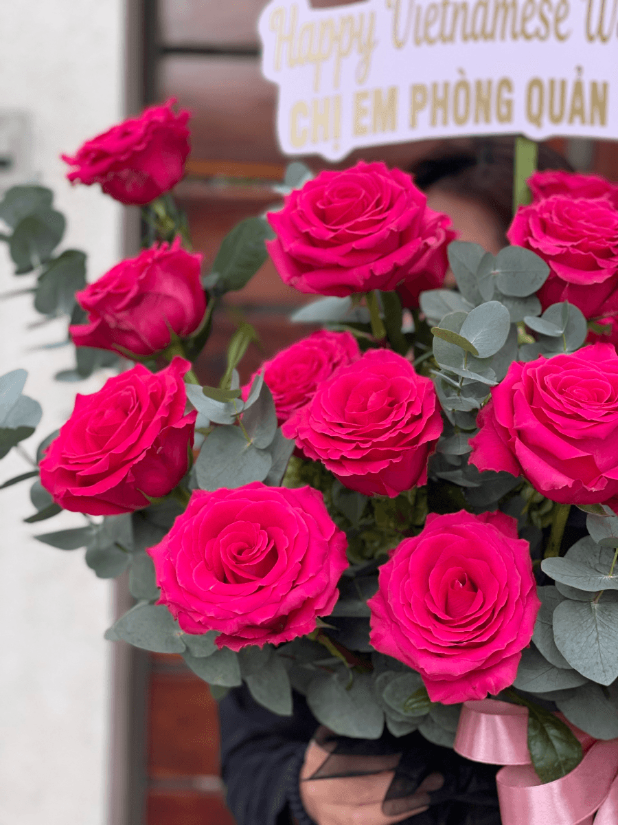 Lẵng hoa hồng Full Monty Ecuador