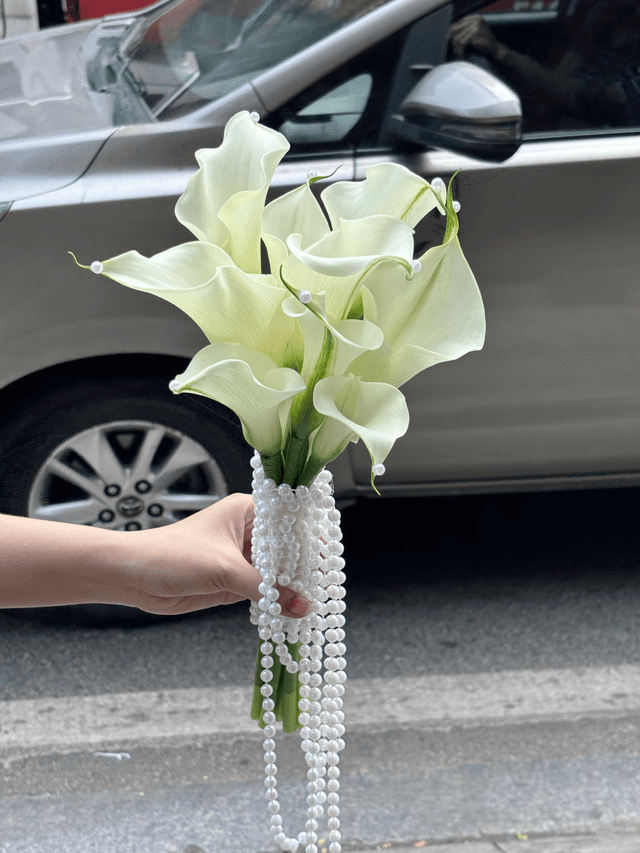 Bó hoa cưới calla lily trắng