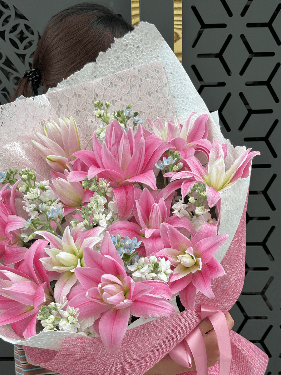 Bó hoa Lyly hồng tiểu thư