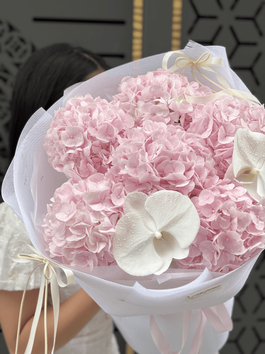 Bó hoa cẩm tú cầu tiểu thư